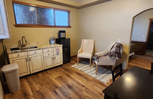 Bozeman Resort | Private room ∙ 1 guest