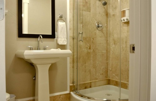 Mullan Resort | Private room ∙ 3 guests