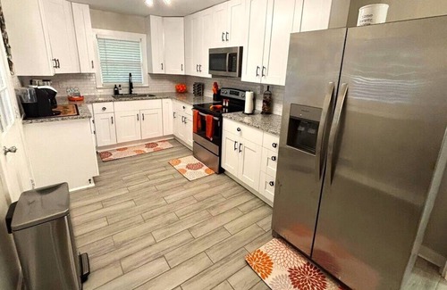 East Point House | Quiet ATL Retreat, Fire Pit Fast WiFi Flex Stay Family & Business Ready