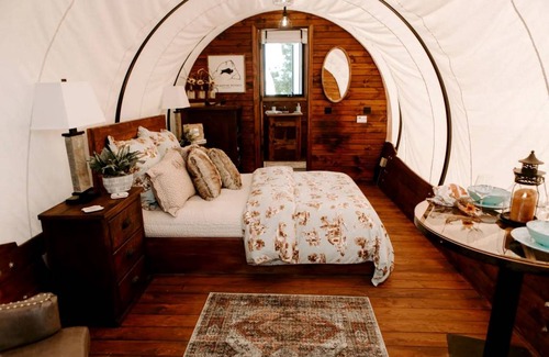 Houston RV Rental | Recreational vehicle (RV) ∙ 1 bedroom ∙ 4 guests