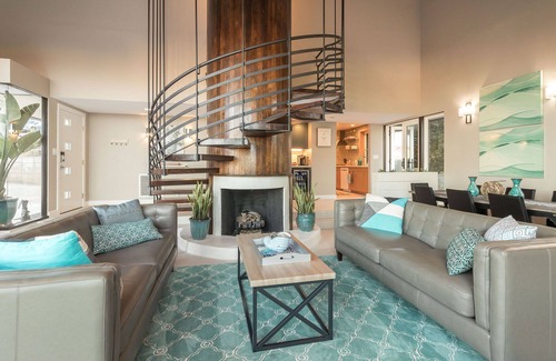 Point Loma House | Renovated Mid-Century Mod Home with Spectacular Views in Point Loma (Spa & A/C)