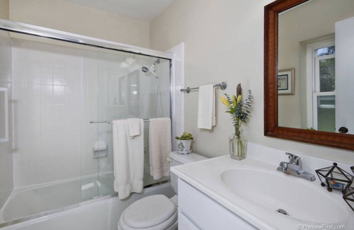 Kensington House | Retreat To The Center Of San Diego And Be Just Minutes From All!