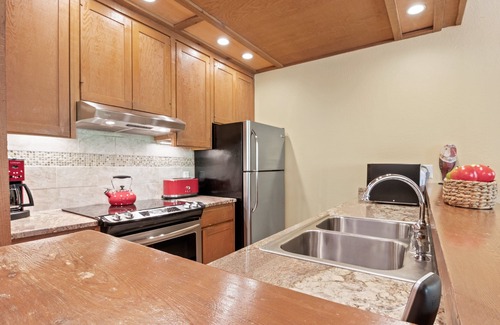 Moose Wilson Road Condo | RMR: Cinquefoil 1613 Condo in The Aspens/Wilson,WY