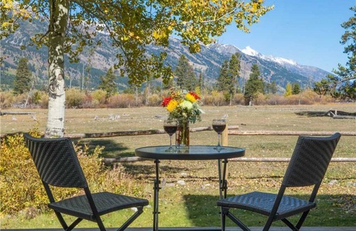 Moose Wilson Road House | RMR: Rainbow Trout 4611 Condo in The Aspens