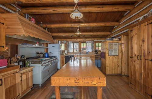 Ennis House | Rustic Montana cabin w/Jack Creek Access & catch and release fishing - T-Lazy-B Ranch