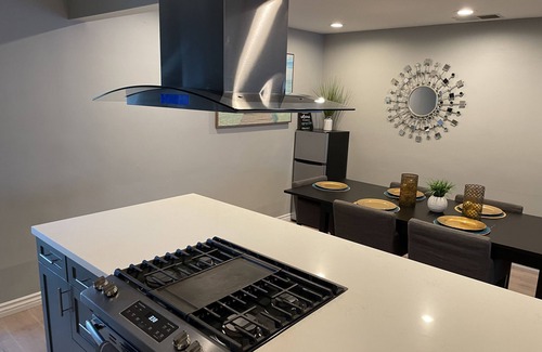 Valencia Park House | San Diego spacious 5 BR Centrally Located Close to Downtown!