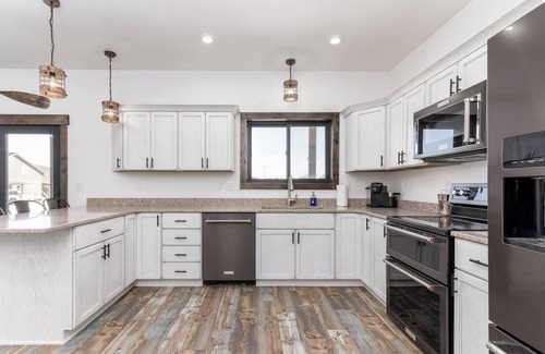 Georgetown Ski Chalet | Serene Escape - Family Fun at Georgetown Lake!