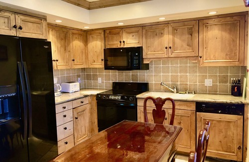 North Park City Condo | Ski-in/Ski-out BEST LOCATION @ Park City Resort Base (25 yds to Payday Lift)