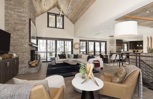 Spanish Peaks Cabin | Ski-in/Ski-out Cabin with Hot Tub, Fireplace, Heated Garage, and Grill!