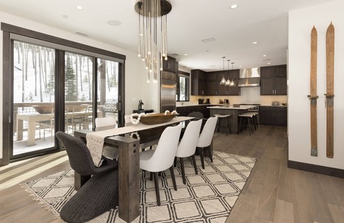 Spanish Peaks Cabin | Ski-in/Ski-out Cabin with Hot Tub, Fireplace, Heated Garage, and Grill!