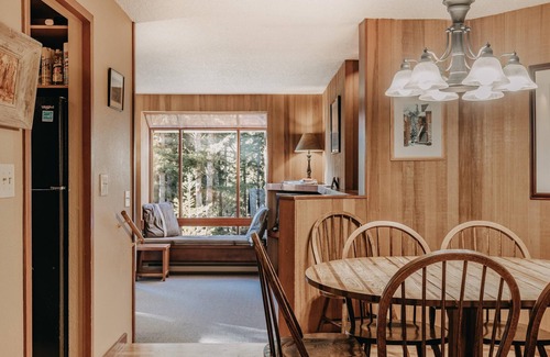 Glacier Condo | Snowater Condo #41 - Wi-Fi - Sauna - Soaker Tub