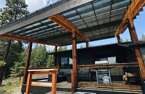 Kalispell House | Soak and Stay Montana Getaway - 45 minutes from Glacier National Park