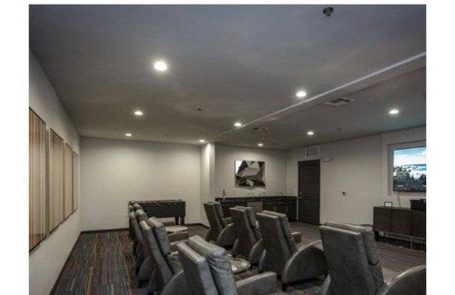 Medical Center District Apartment | SouthTexasMedicalCenter/USAAheadquarters/Pool/Gym/SixFlags/LaCantera/RIM