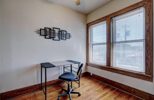 Asian District Apartment | Spacious 1BR Apt Sleeps4 by OCU - Office Fast Wifi