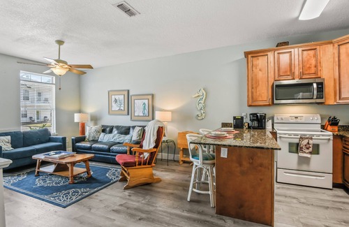 Gulfport House | Spacious 3-Bed/3-Bath Townhome 1111 Sleeps 8 Perfect for Families & Friends!