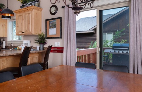 Driggs House | Spacious 6 Br Townhome Near Ski Hill Road