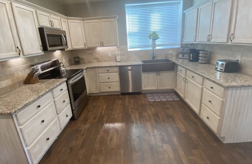 Monroe House | Spacious and Cozy Pioneer Home on Main Street In Monroe. Large yard, Game Room!