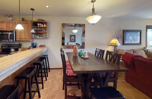 McCall Condo | Spacious condo with balcony, lake view, and full kitchen - walk to the water