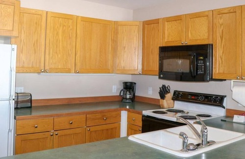 Columbia Falls Condo | Spacious Golf Front 2 Bed Condo