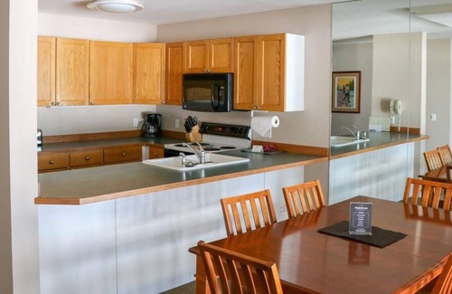 Columbia Falls Condo | Spacious Golf Front 2 Bed Condo