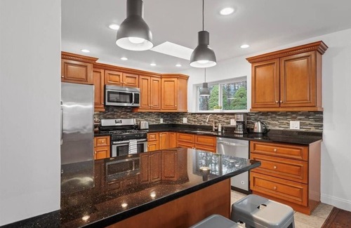 Wexford House | Spacious House w/Pool @Wexford