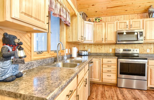 Lead Cabin | Spacious Property Near Deer Mountain and Snowmobile/ATV Trails!