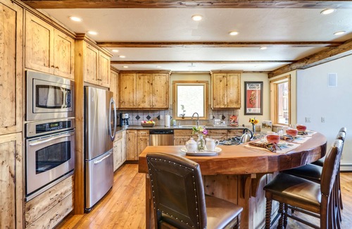 Big Sky House | Spectacular Townhome nestled in Mountain Village, ski in/ski out