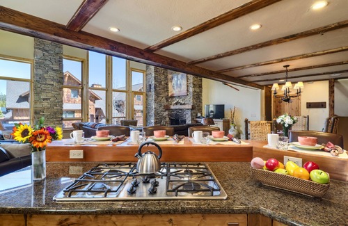 Big Sky House | Spectacular Townhome nestled in Mountain Village, ski in/ski out