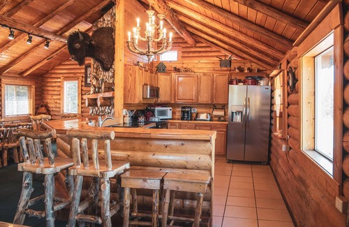 Island Park Cabin | Sportsman Cabin, 15 miles to West Yellowstone ! Hot Tub, on Snowmobile Trail.