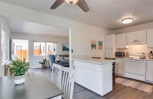 South Mission Beach Condo | Steps to Ocean ☆ Convenient Ground Level ☆ Outdoor Patio