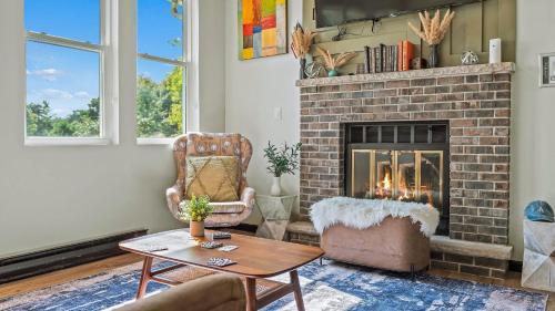 Long Pond House | Strawberry Shores by AvantStay Lakefront Private Beach
