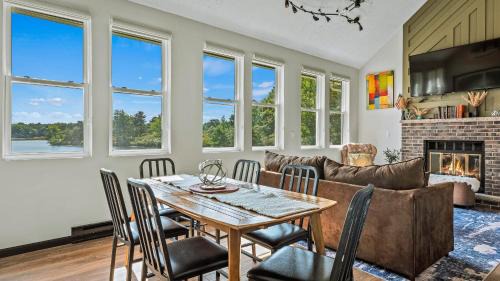 Long Pond House | Strawberry Shores by AvantStay Lakefront Private Beach