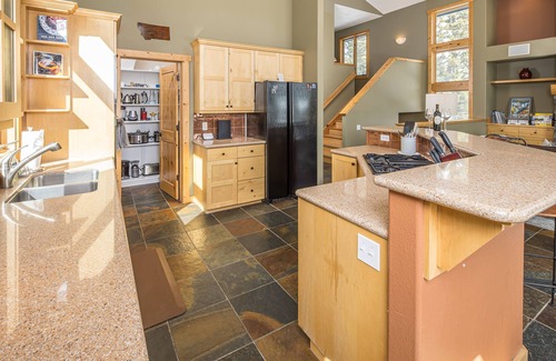 Antler Ridge House | Stunning Antler Ridge Home! Private Hot Tub, Sauna, 5 Min. to Resort!