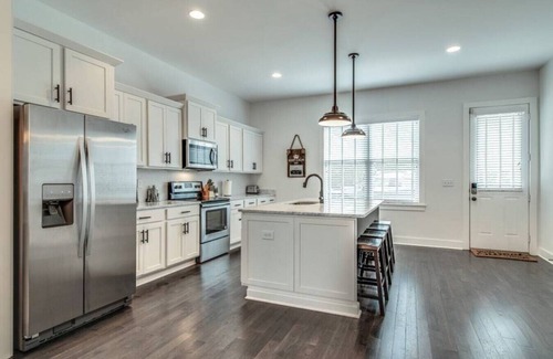 Talbot's Corner House | Stunning New E Nashville Townhouse mins from B'way