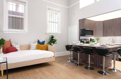 Gaslamp Quarter Apartment | Stylish 2BR Loft | Wifi, Sleeps 6 + Prime Spot