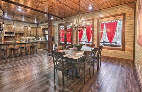 Hochatown Cottage | Stylish Broken Bow Cabin w/Hot Tub + Fire Pit!