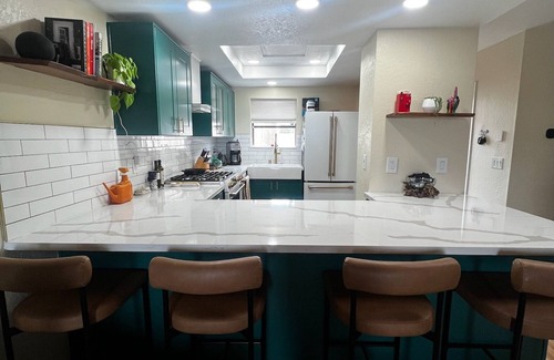 Point Loma Heights House | Stylish Ocean Beach Townhouse - Walk to the Sand, Relax in Comfort