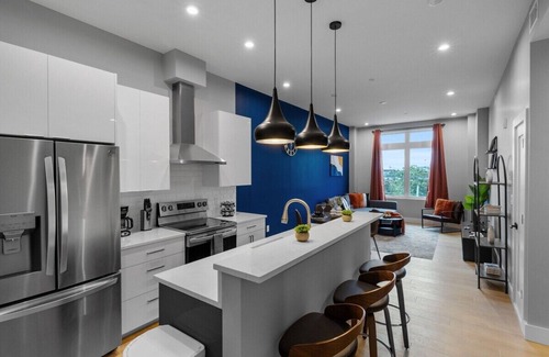 Assembly Square Apartment | Stylish Private Room w/Ensuite Bath near