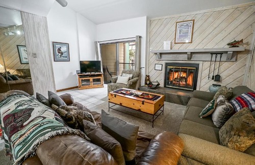Four O'Clock House | Sundowner II 223