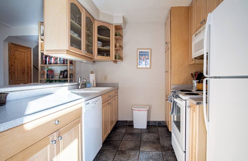 Ketchum Condo | SV112 - Walk to Lifts & Town - Hot Tub & Pool