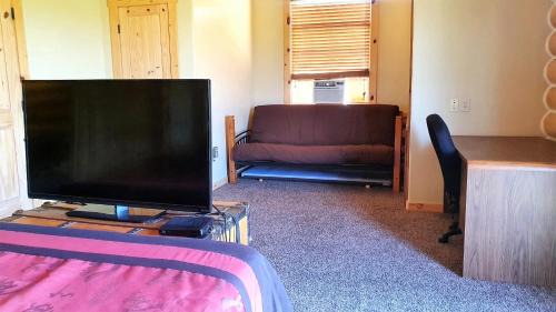Driggs Hostel | Teton Hostel HideAway