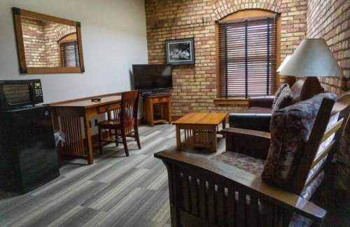 Deadwood Hotel | The Branch House & Suites By Gold Dust