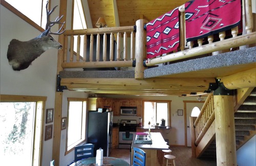 Island Park Hostel | The Hideaway Hostel near Yellowstone