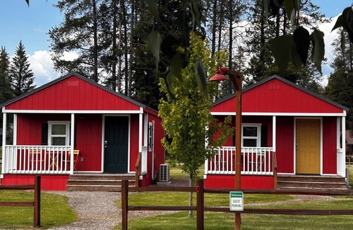 Coram Cabin | The Red Station by Glacier - Cabin #8 with AC and laundry