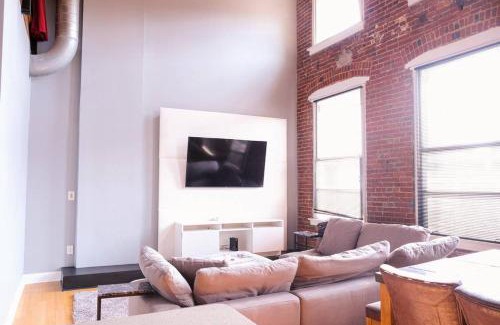 Wholesale District Apartment | The Top Floor Penthouse 4 BR 3 Bath 2 000 Sq Ft