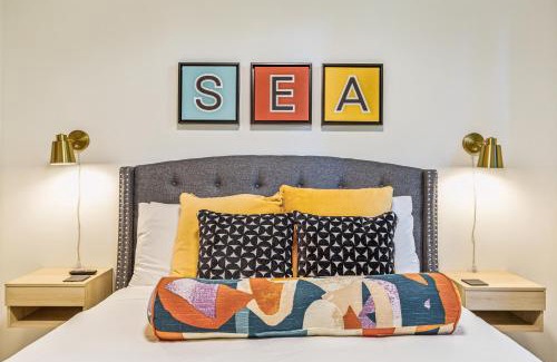 East Queen Anne House | Travelers Dream, Walk to Space Needle, Firepit, cornhole