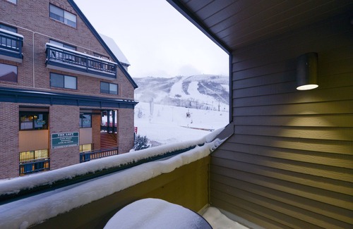 North Park City Condo | TRUE Ski-In/Ski-Out PARK CITY VACATION CONDO with MOUNTAIN VIEW!