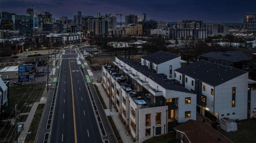 Edgehill House | Two Lavish Gulch Homes - Mins to Broadway