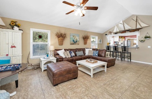 Saint Simons Island House | Ultimate 5 bedroom - 3 bath Family Vacation home with private Pool - SSI!
