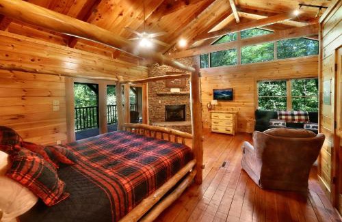 Townsend House | Views/Huge King Bed Suite/Dogs Welcome